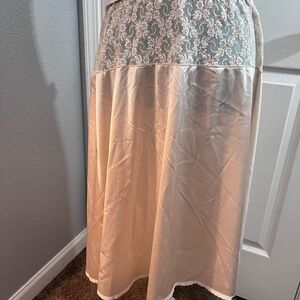 Vintage Elegant Lace Overlay Cream Slip by Bestform sz 3x